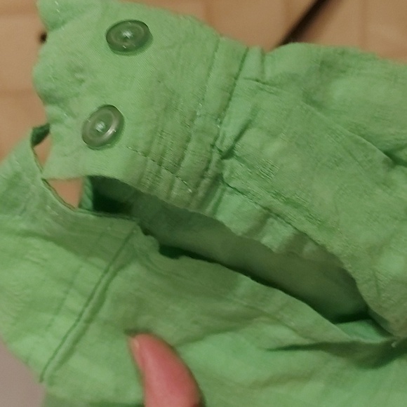 Light green blouse - Picture 5 of 6